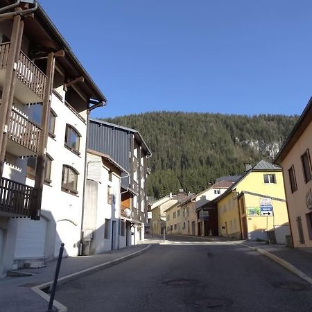 Appartement Au Coeur Du Village Avec Parking Prive Mijoux Buitenkant foto
