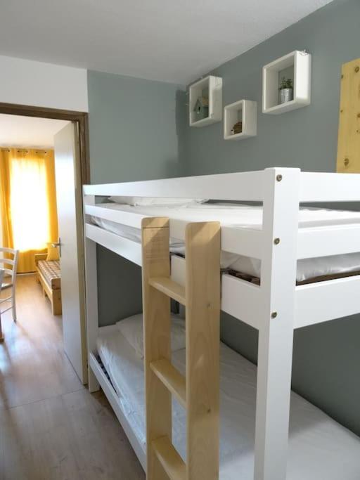Appartement Au Coeur Du Village Avec Parking Prive Mijoux Buitenkant foto