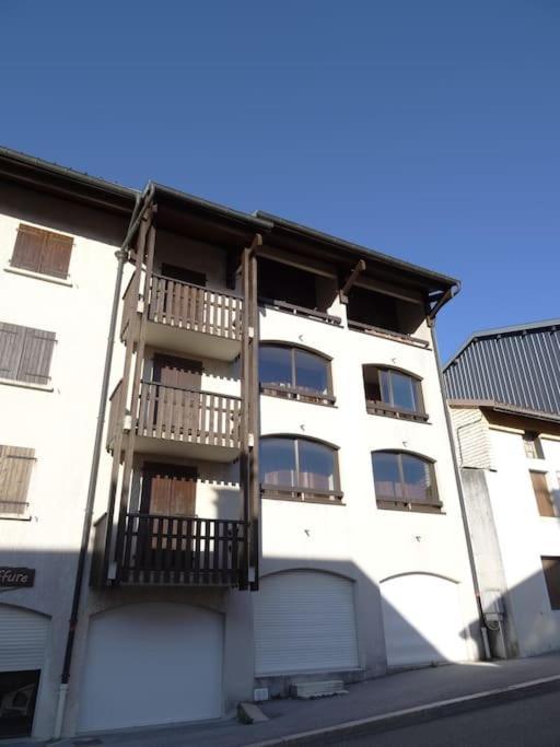 Appartement Au Coeur Du Village Avec Parking Prive Mijoux Buitenkant foto